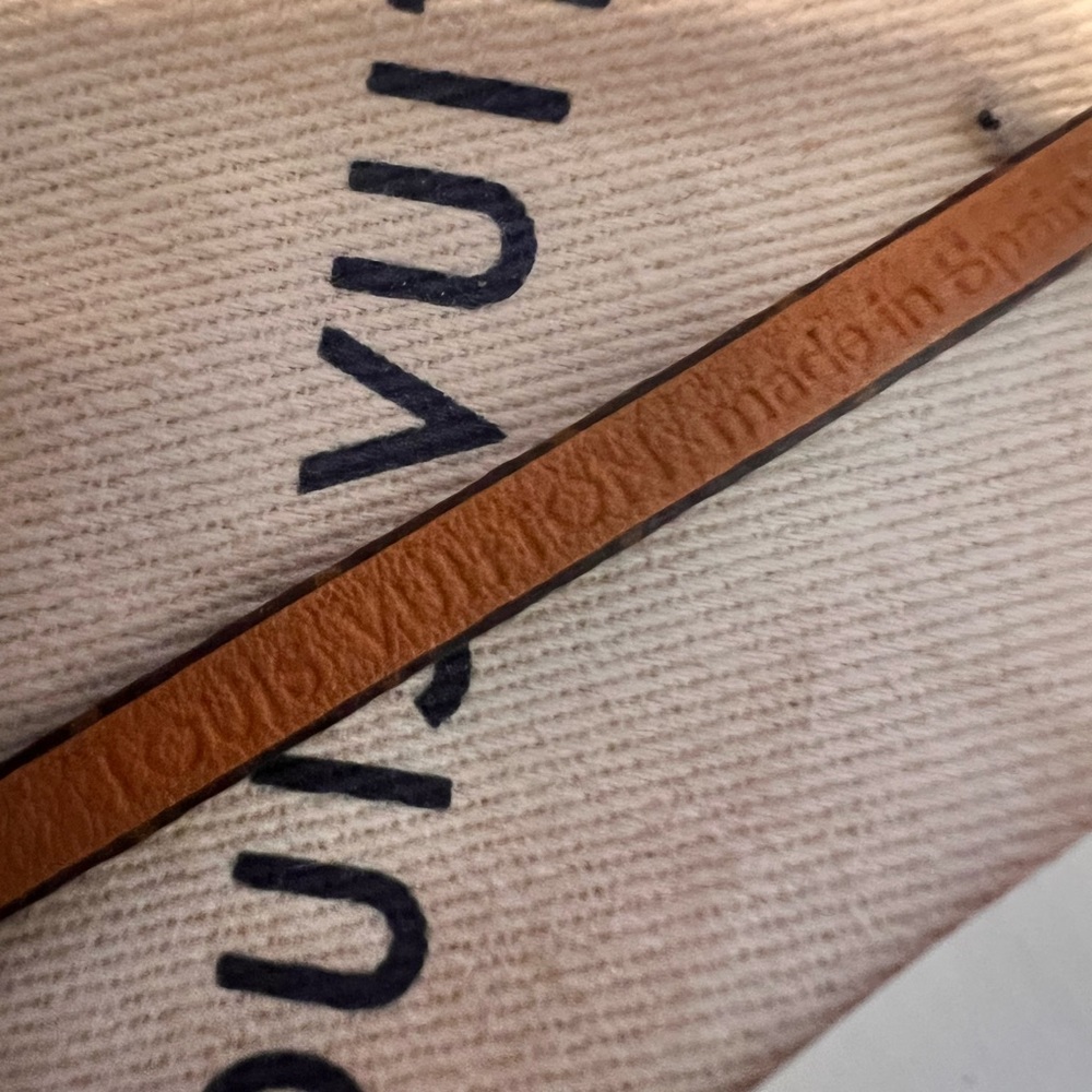 Louis Vuitton Black and Gold Bracelet - Picture 4 of 7